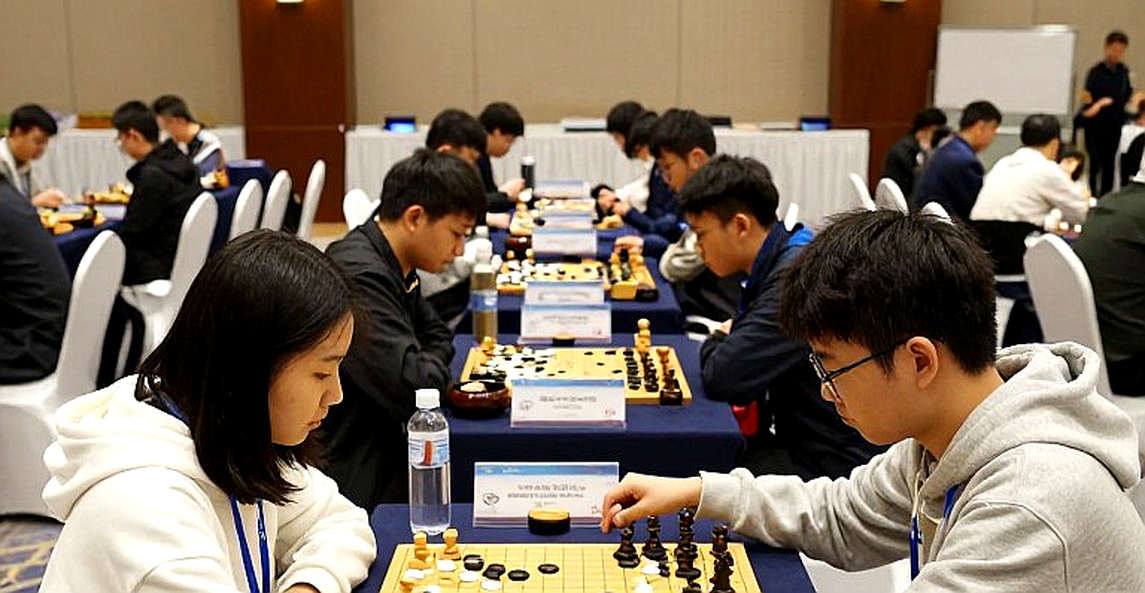 Savitha Shri 7/7 ở Olympiad 2026 và ván thắng tuột khỏi tay của Gukesh Savitha Shri 7/7 ở Olympiad 2026 và ván thắng tuột khỏi tay của Gukesh