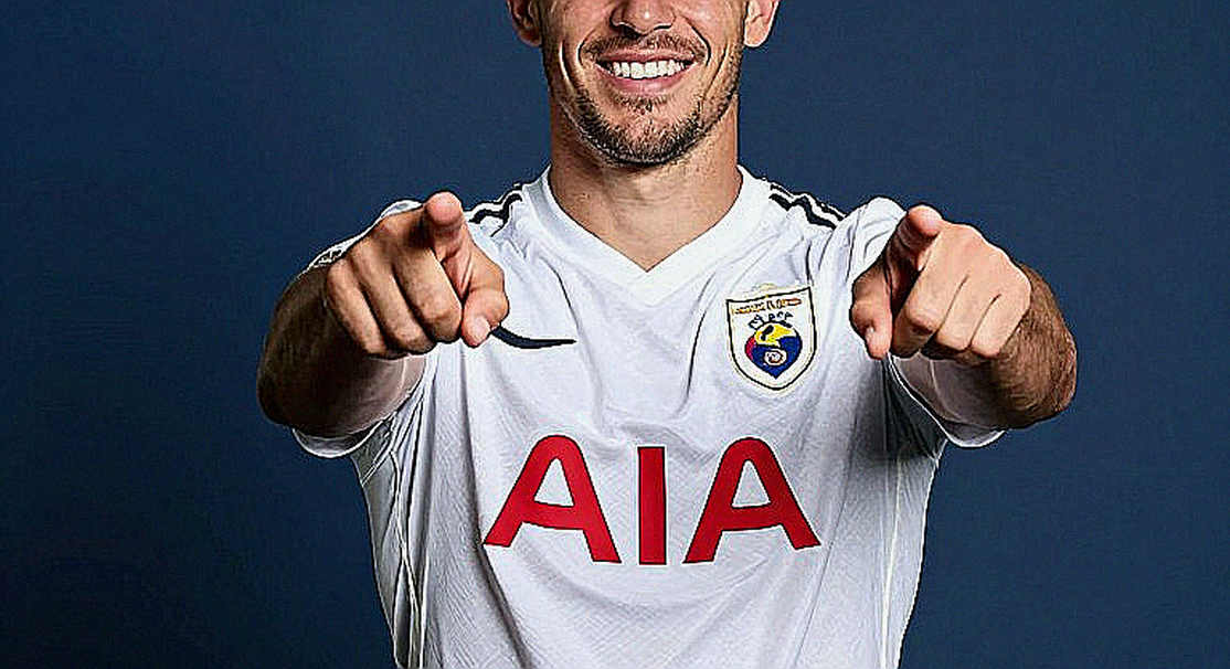 Chicharito, ca cấy tóc và bản hợp đồng 2027 chưa ai xác thực