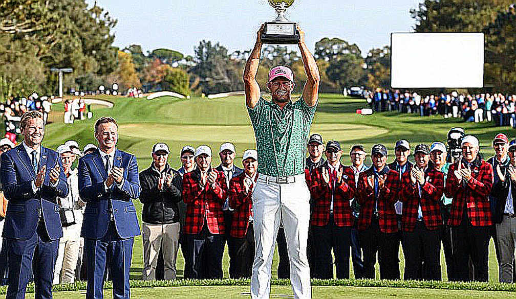 Bàn tay trái của Patrick Reed và khoảng lặng ở Wentworth