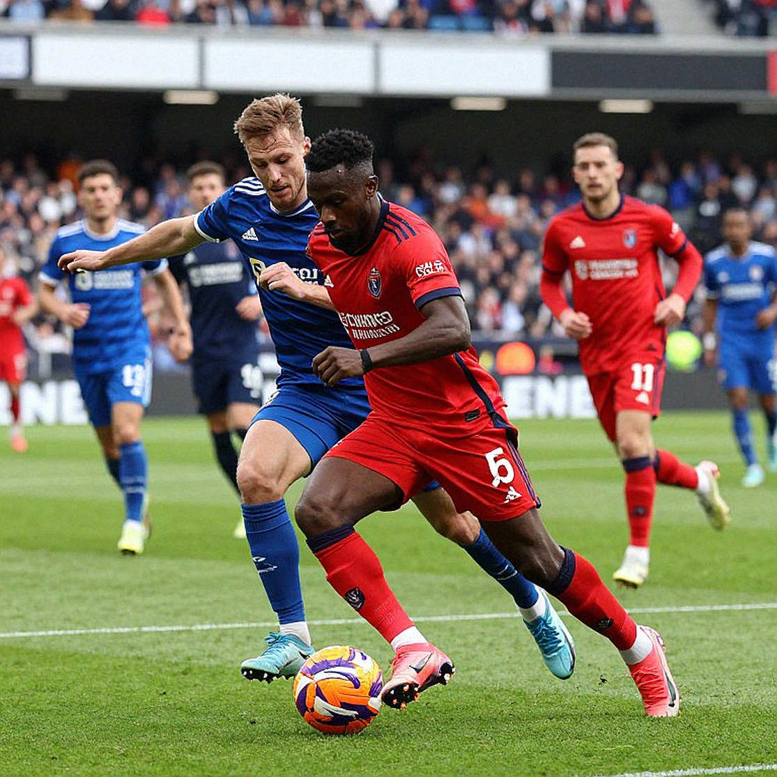 Kane nói Anh đang thu hẹp khoảng cách với Tây Ban Nha: tiếng vọng từ một đêm Wembley
