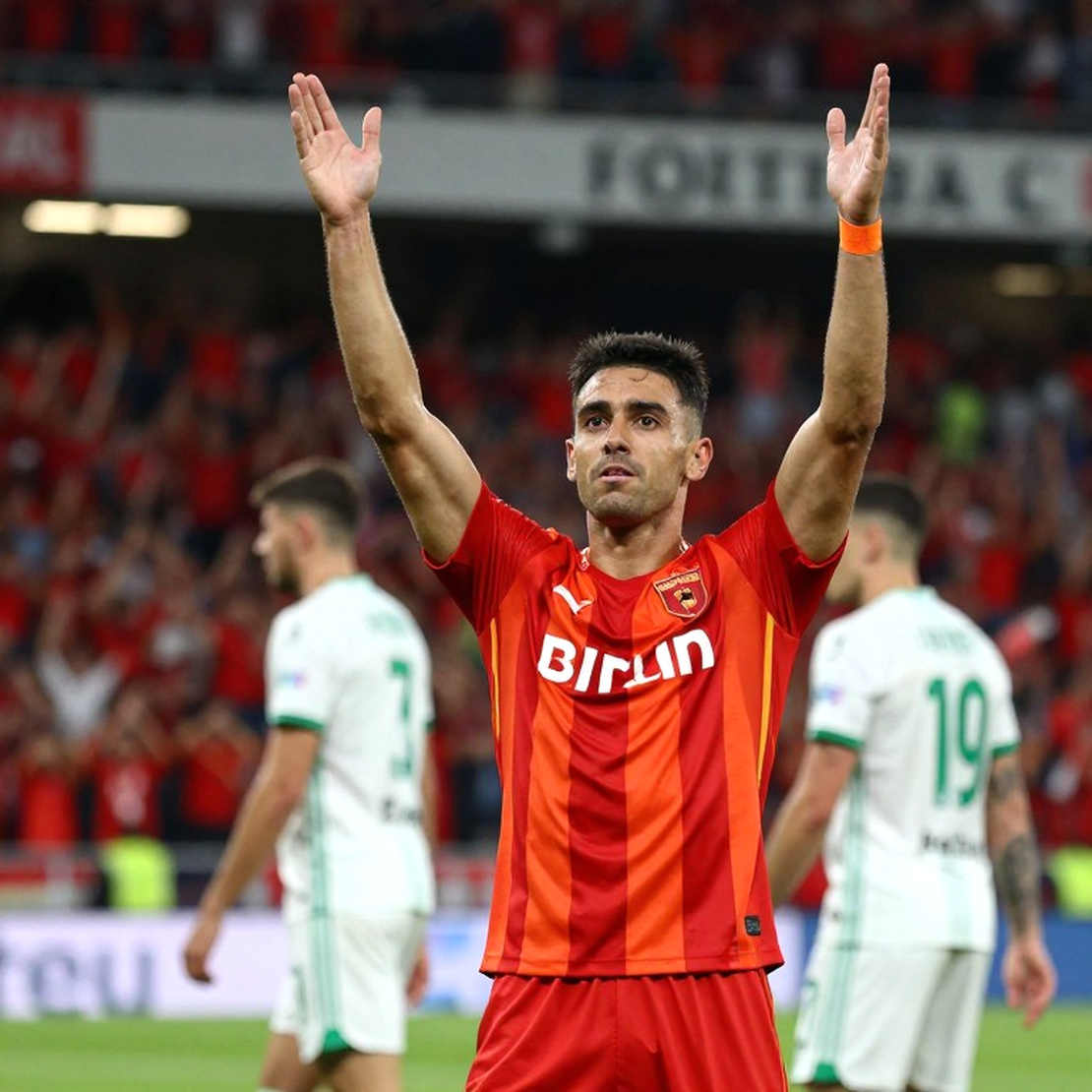 Vietnam U23 vs Uzbekistan U23: The Left Flank, Quoc Viet's Bench and the Geometry of One Point Vietnam U23 vs Uzbekistan U23: The Left Flank, Quoc Viet's Bench and the Geometry of One Point