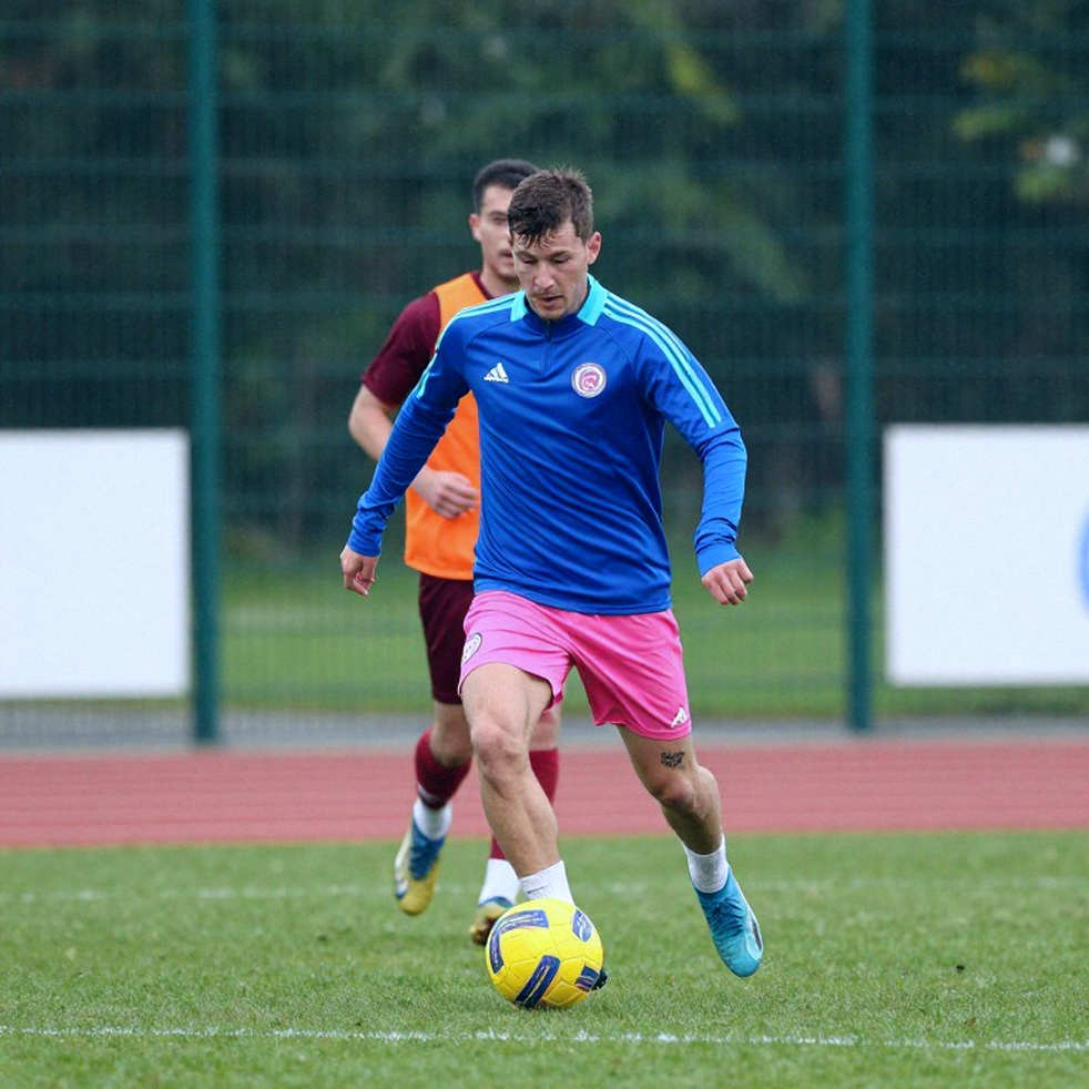 Roland Calls Up 29 Vietnam U17 Players: A Defensively-Skewed Selection Before the World Cup Threshold Roland Calls Up 29 Vietnam U17 Players: A Defensively-Skewed Selection Before the World Cup Threshold