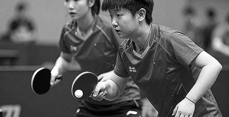 Ba Giây Đầu Tiên Không Nói Dối: Khi Máy Phân Tích Bóng Bàn Chết Vì Một Bàn Làm Việc Trống