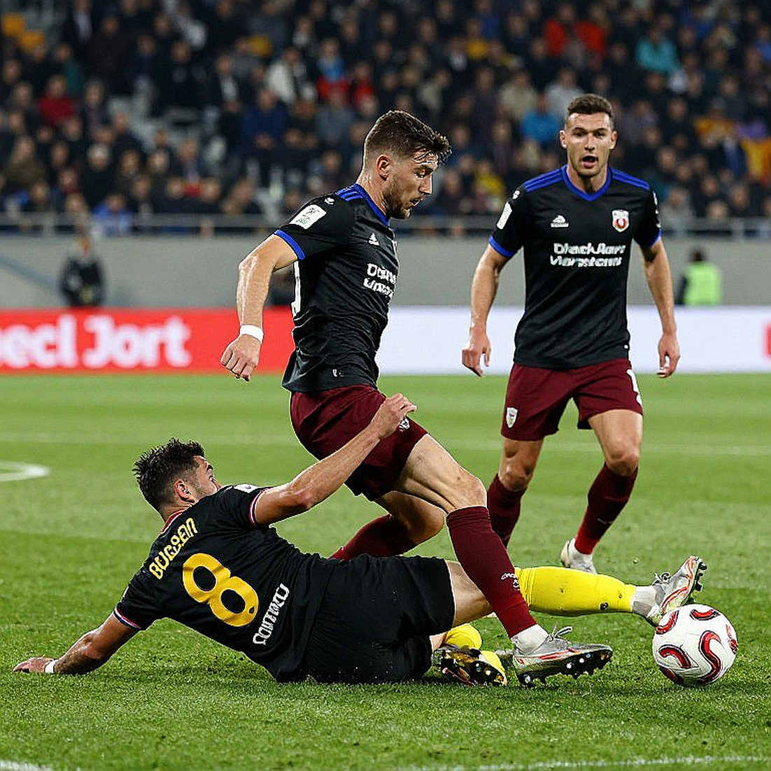 Chelsea 1-0 Austria Wien: Cú sút xa của Kaptein mở cửa, chấn thương của Walsh khép lại khoảng kiểm soát Chelsea 1-0 Austria Wien: Cú sút xa của Kaptein mở cửa, chấn thương của Walsh khép lại khoảng kiểm soát