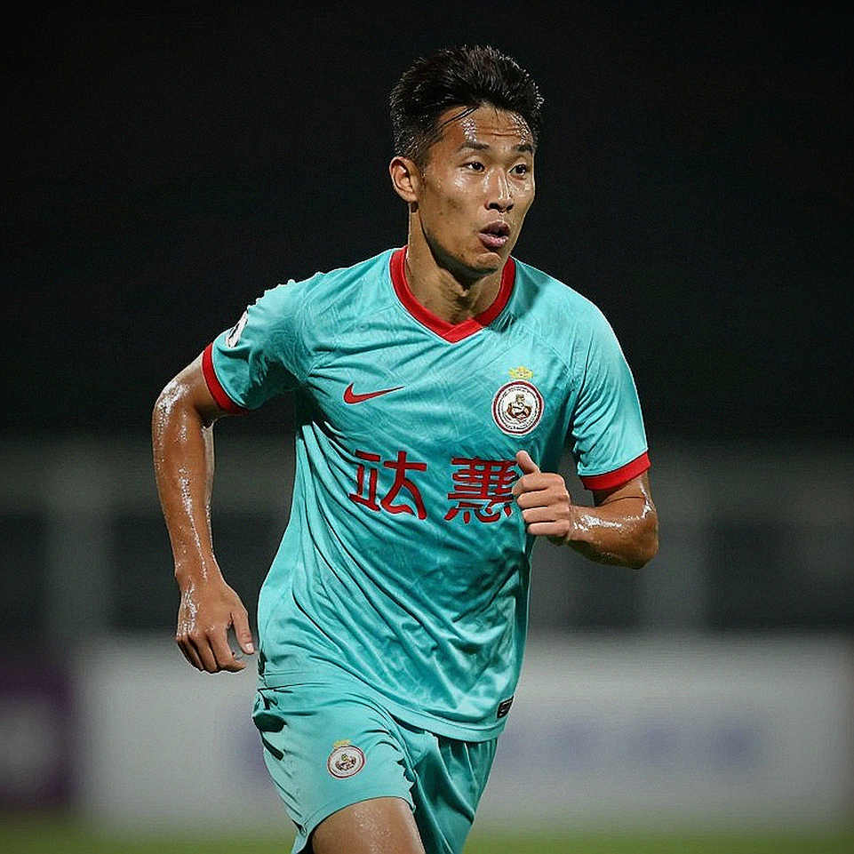 Thailand's Spine Cracks Before Facing Vietnam: Khemdee, Chanathip and Soonsup-Bell Thailand's Spine Cracks Before Facing Vietnam: Khemdee, Chanathip and Soonsup-Bell