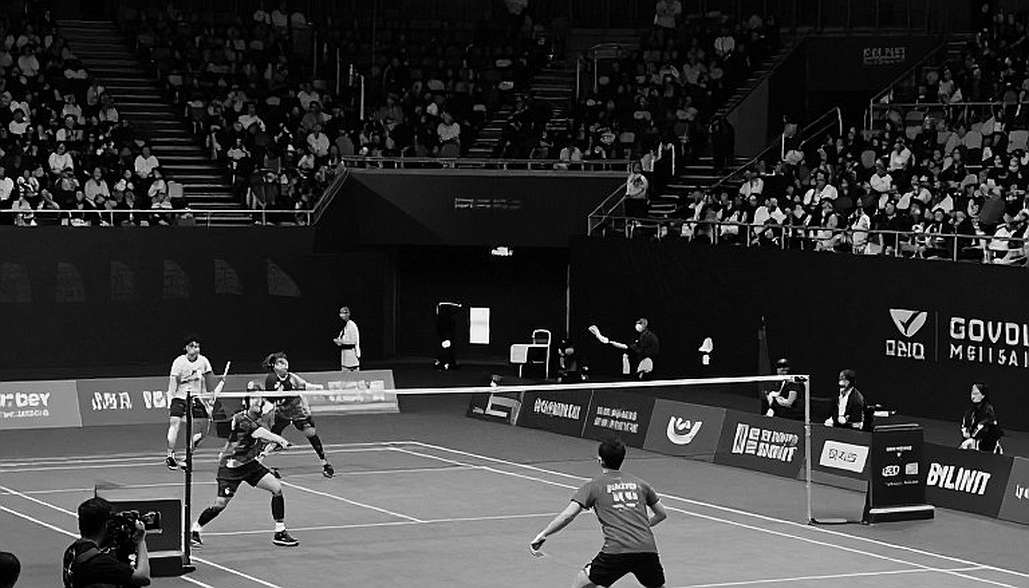 Alwi Farhan Spars with Momota in Tokyo: The Data Gap Before Asian Games 2026 Alwi Farhan Spars with Momota in Tokyo: The Data Gap Before Asian Games 2026