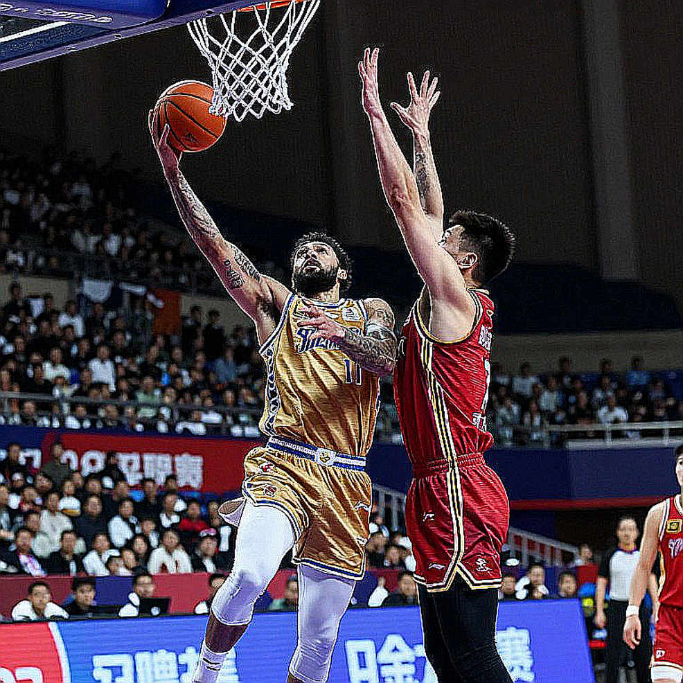 Nunn và Sloukas cùng trở lại: Panathinaikos thừa người, Baskonia thiếu người