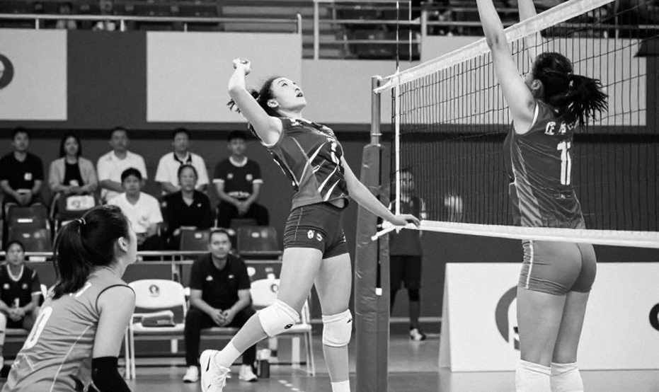 Kentucky hạ Louisville 3-1: hiệp 29-27, bốn tay đập hai chữ số và một cuốn kỷ lục cần đối chiếu